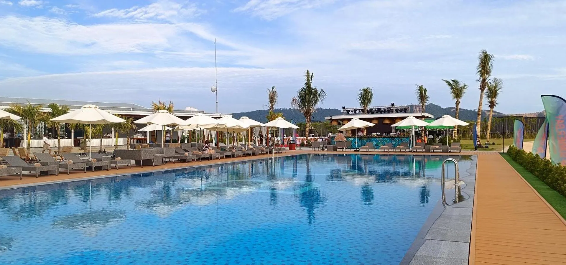 Summer Bay Beach Club & Cabins Sihanoukville By Preference Resort